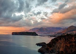 Solstizio d'estate, a che ora tramonta oggi il sole?