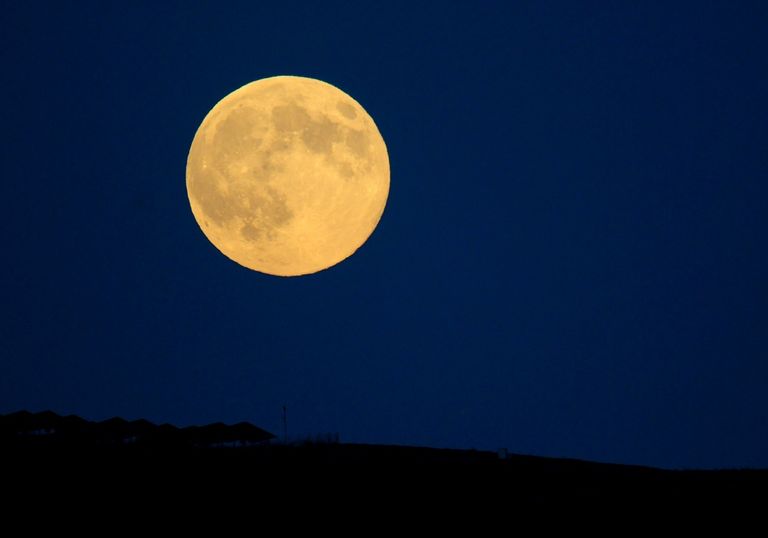 Spettacolare Superluna in arrivo a pochi giorni dal solstizio d'estate