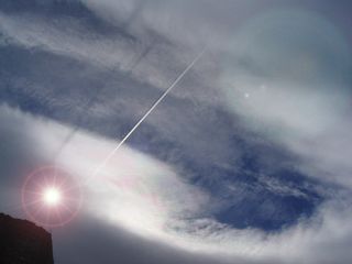 Sombras de Estelas de Condensación de Aviones (Contrail Shadows, 21-25-DIC-03)