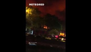 Sorprendente video de un incendio provocado por el impacto de un rayo en Lipu, China