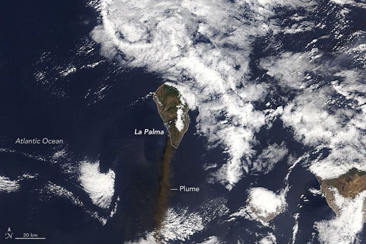 Imagen de la nube de cenizas tomada el 4 de octubre de 2021. NASA