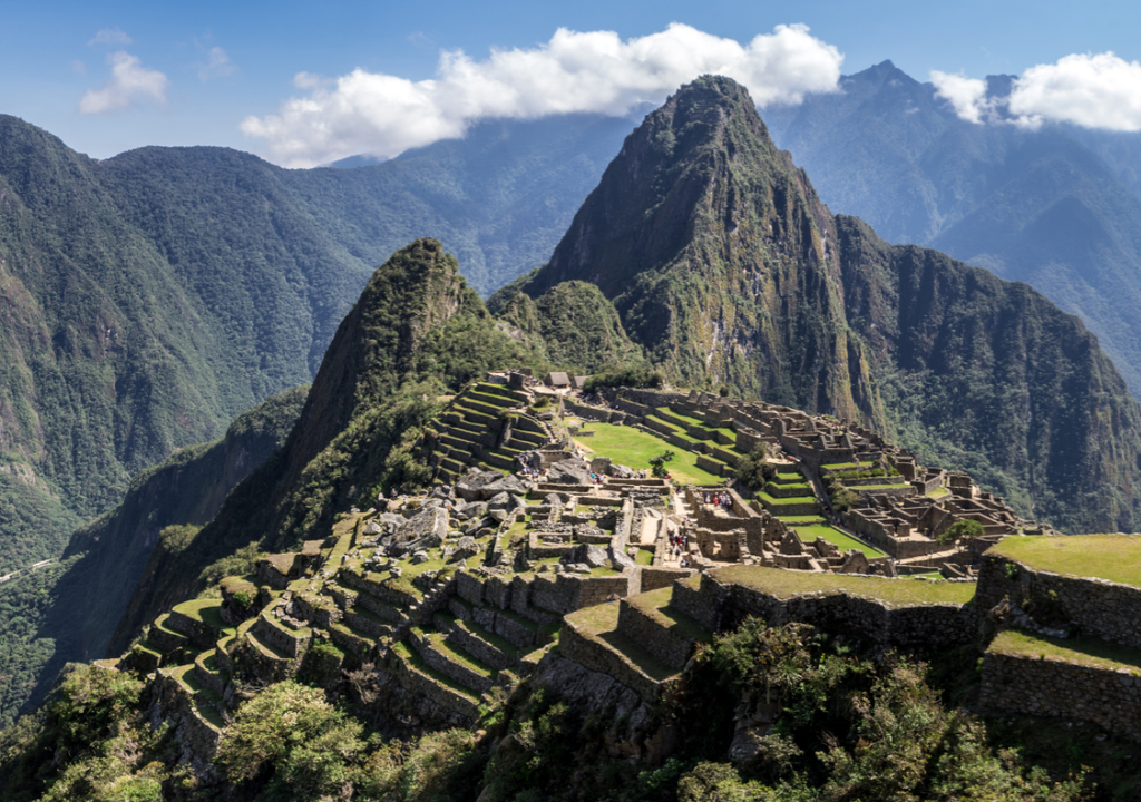 Machu Picchu Quienes tenían previsto acceder a la Ruta 3-A deberán recalcular sus planes. El resto de sectoes y atractivos del Machu Picchu están habilitados.