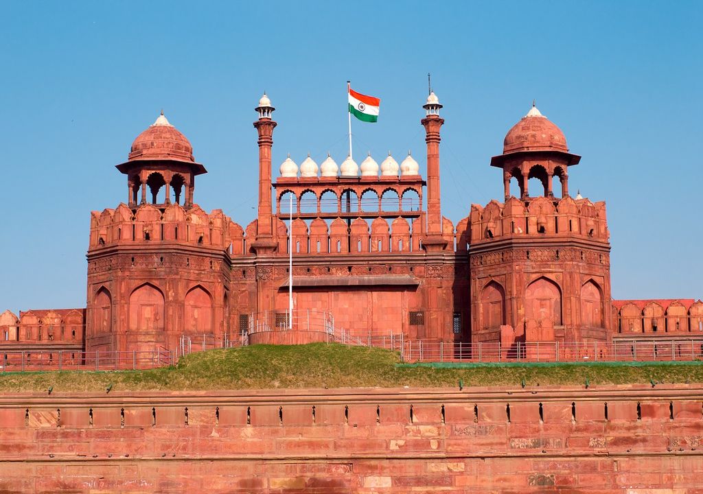 Dans la capitale indienne, New Delhi, un ciel aussi bleu n'avait pas été observé depuis des décennies.