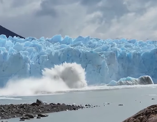 Spectacular ice collapse at the Perito Moreno Glacier