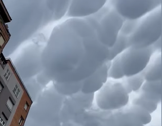Spectacular mammatus clouds appear in Lleida, Spain