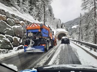 Heftiger Wintereinbruch: Spektakuläre Kaltfront in den Alpen! Der kurze Wintergruß im Frühling!