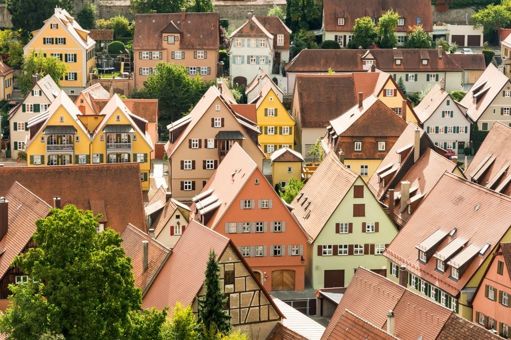 Altstadt Dinkelsbühl Wunderschön sind die farbigen Fassaden in der Altstadt von Dinkelsbühl. Foto: Adobe Stock