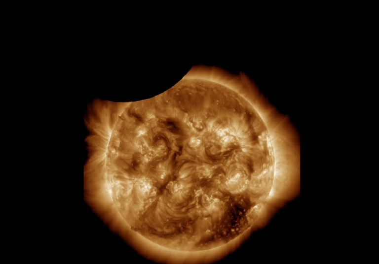 Espectáculo celestial: Solar Dynamics Orbiter captura un eclipse doble extremadamente raro en un solo día