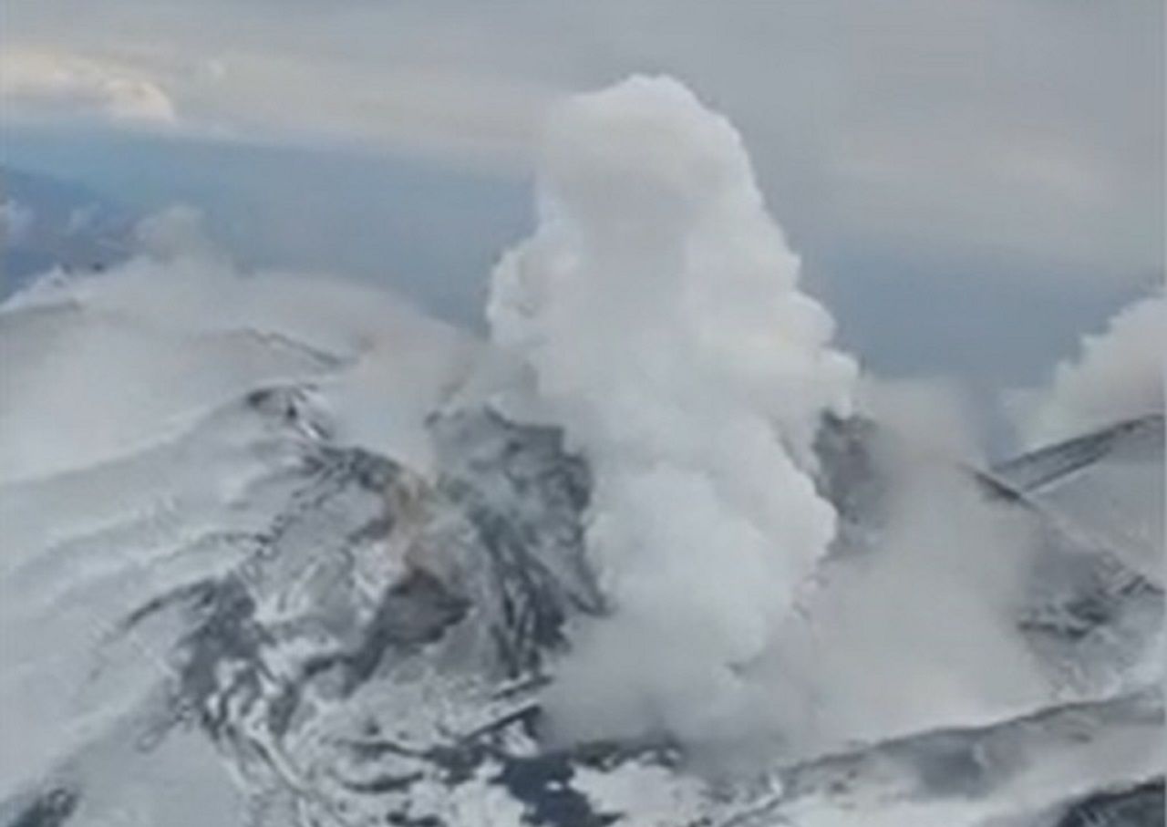 Prima nevicata della stagione sull’Etna: immagini incredibili