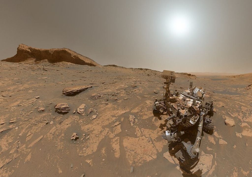 Selfie des Curiosity-Rovers en la montaña Rafael Navarro, publicado en noviembre de 2021, a las 3303. Marstag der Mission. Imagen: NASA/JPL-Caltech/MSSS/Steve Albers/Simeon