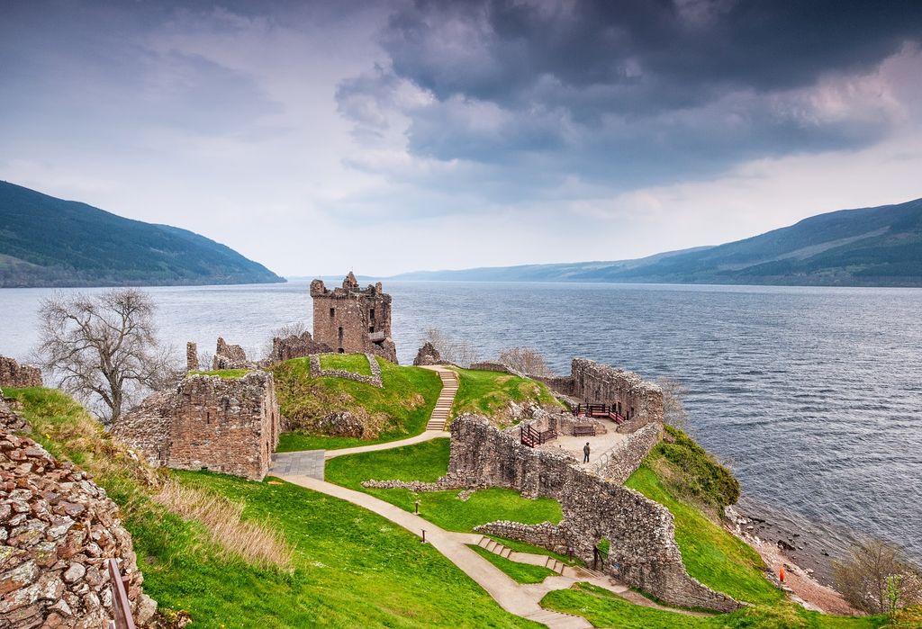 lago loch ness