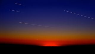 Stelle cadenti in pieno giorno: arrivano le Arietidi, lo sciame invisibile che si pu&ograve; ascoltare alla radio