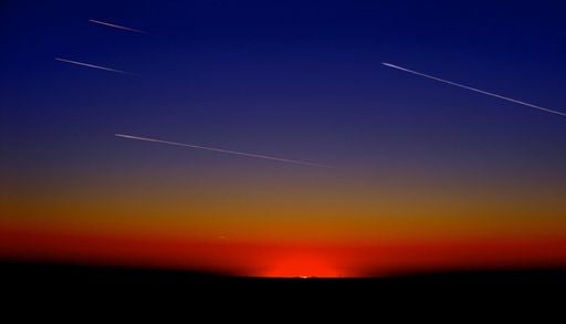 Stelle cadenti in pieno giorno: arrivano le Arietidi, lo sciame invisibile che si pu&ograve; ascoltare alla radio