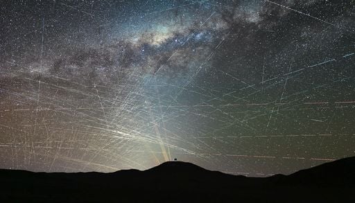 Stelle o satelliti? E se il cielo notturno diventasse troppo affollato per vedere le stelle?