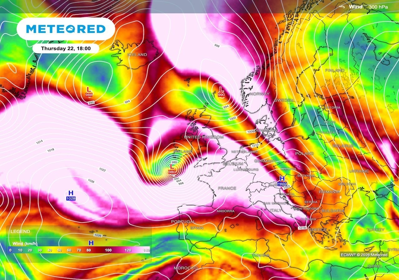 Storm Austen: Weather bomb already developing as pressure plunges by ...
