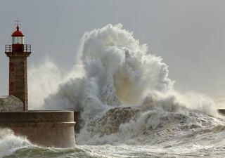 Storm Éowyn: Sting jet fuels record winds and widespread power outages in Scotland, Northern Ireland and Ireland