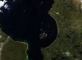 What is the strange semi-circular shape found in Hudson Bay, Canada?  The secret of the Nastabuka arch