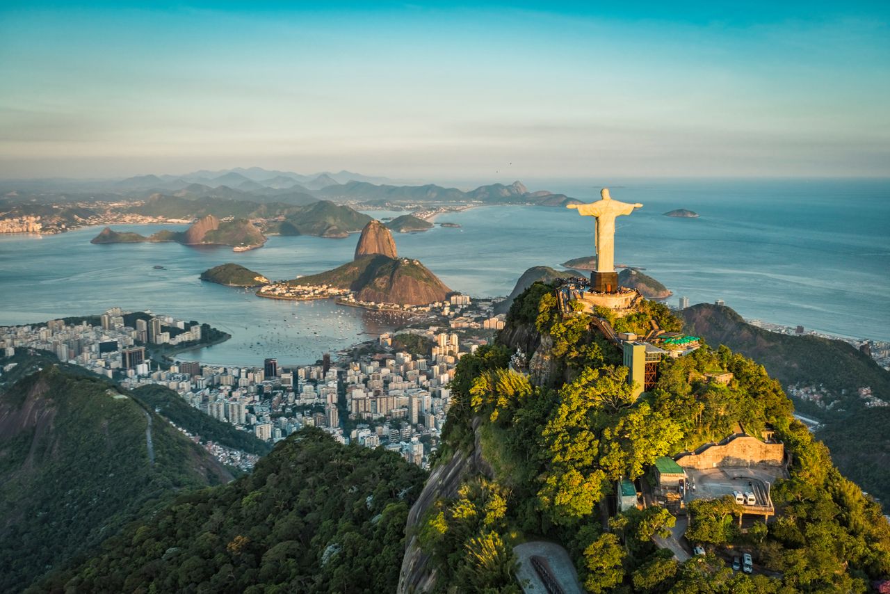 Viel schöner kann eine Stadt kaum sein: Rio de Janeiro mit der Christusfigur auf dem Corcovado. Foto: Adobe Stock