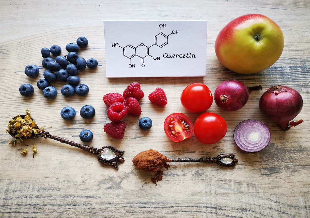 Quercetin, Flavonol,Antioxidant Lebensmitteln, Äpfeln, Zwiebeln, Beeren, grünen Blattgemüsen, Trauben Quercetin, Flavonol,Antioxidant Lebensmitteln, Äpfeln, Zwiebeln, Beeren, grünen Blattgemüsen, Trauben