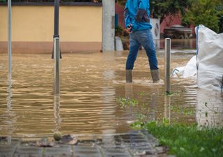 Extremes Unwetter durch Dauerregen. In diesen Regionen drohen ab Montag in Deutschland Überschwemmungen.