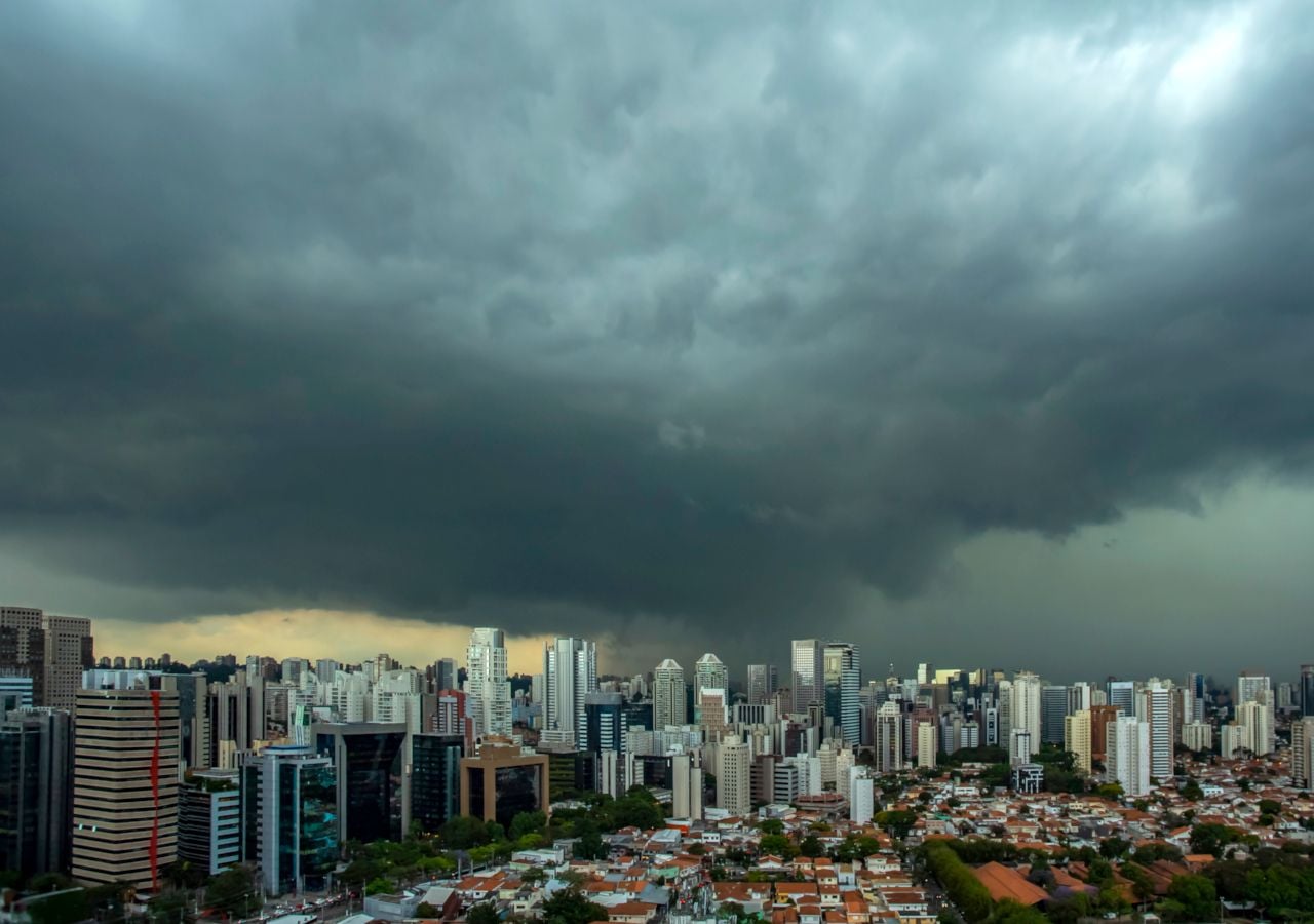 Sudeste e Centro-Oeste têm previsão de chuvas mais intensas para a época do ano; confira