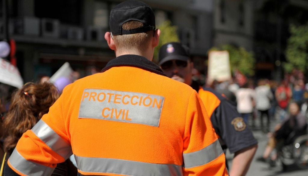 Con la información aportada por la AEMET, Protección Civil emite una alerta basado en criterios de localización, vulnerabilidad...