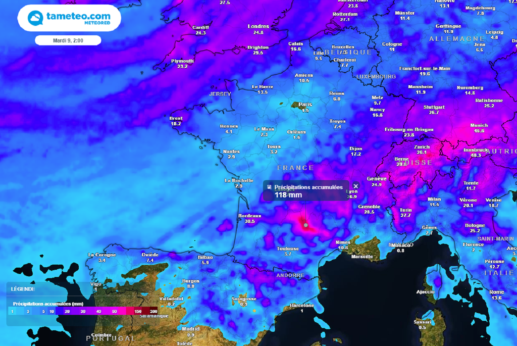 Les cumuls de précipitations seront parfois importants au cours du week-end, notamment sous la dégradation orageuse s'organisant entre le sud-ouest et les régions de l'est.