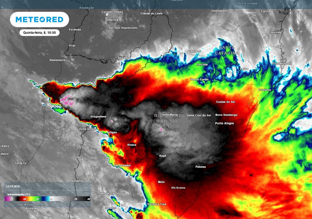 Imagem de satélite (infravermelho) na quinta-feira durante a manhã. Imagem de satélite (infravermelho) na quinta-feira durante a manhã.
