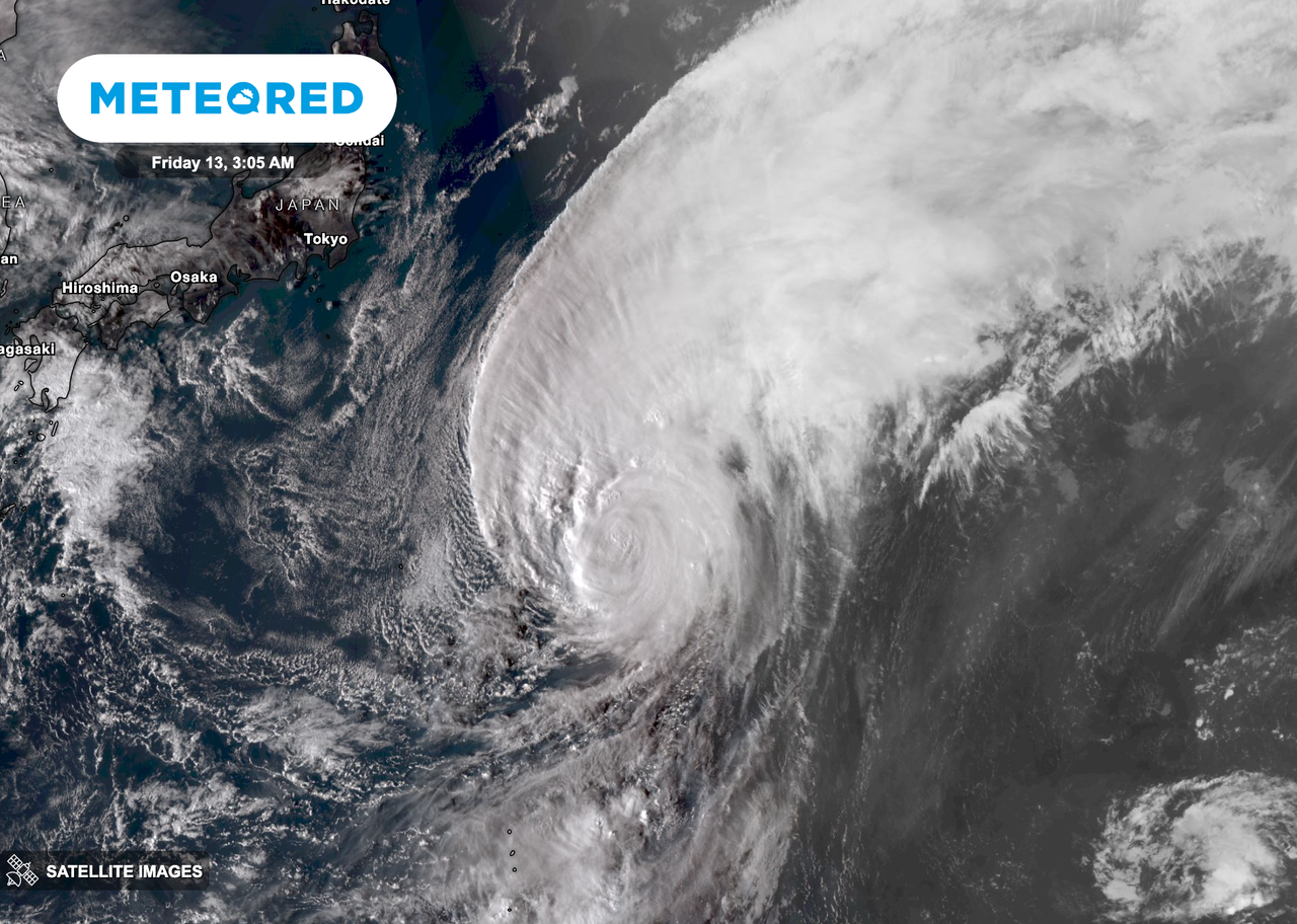 Super Typhoon Bolaven Churns in the Pacific Aiming for Southern Alaska