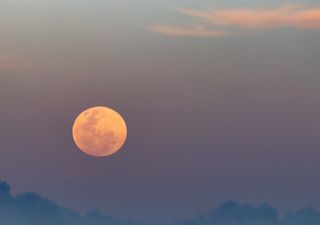 Superlua Rosa e Chuva de Meteoros fecham o mês de abril