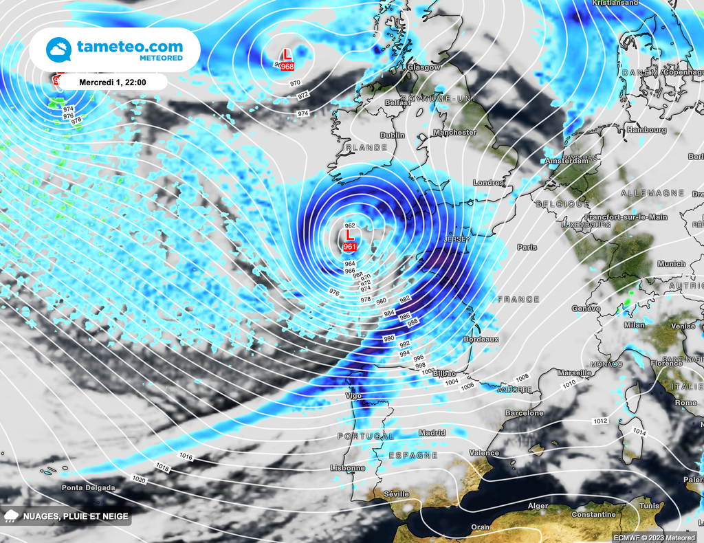 Arrivée de la tempête Ciaran au large de la Bretagne en cours de soirée de mercredi. Fortes précipitations à l'avant.