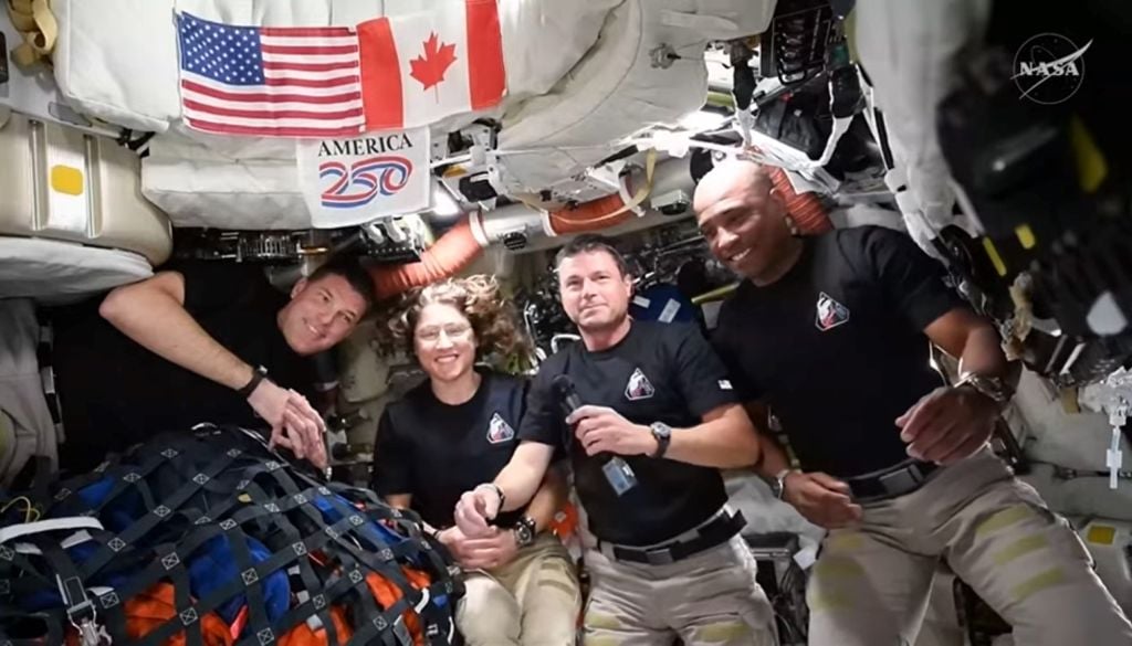 La tripulación de Artemis II participó en una conversación con el presidente Donald J. Trump tras su histórico sobrevuelo lunar. Crédito: NASA.