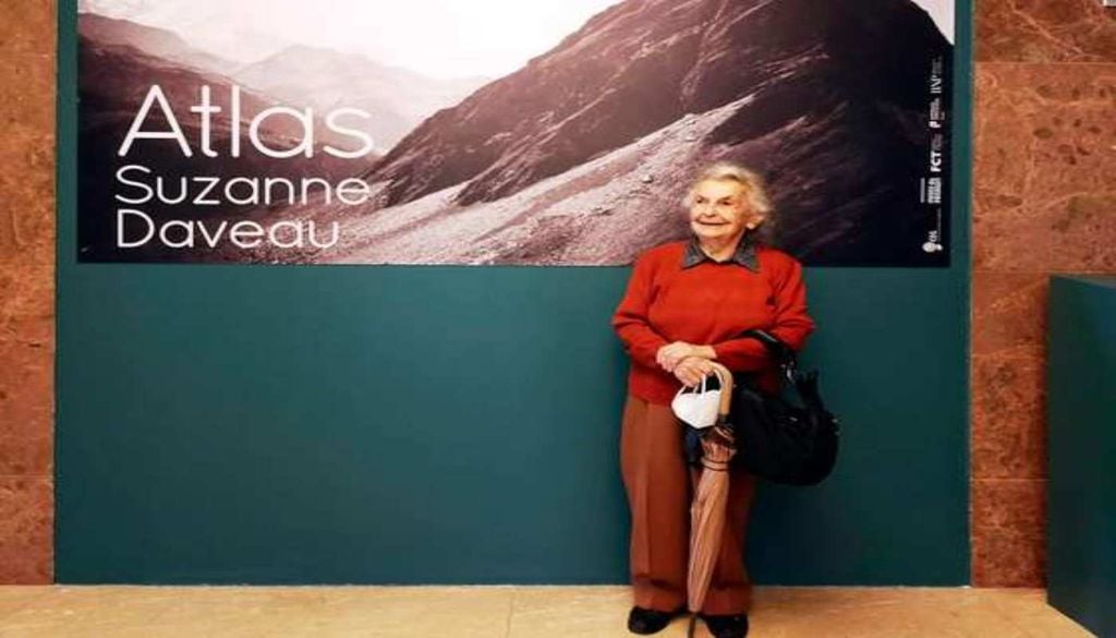 O Atlas Suzanne Daveau é o retrato, o mapa, a geografia de uma mulher incansável que procurou conhecer e transmitir a sabedoria humana que se revela da terra. Fonte: JP