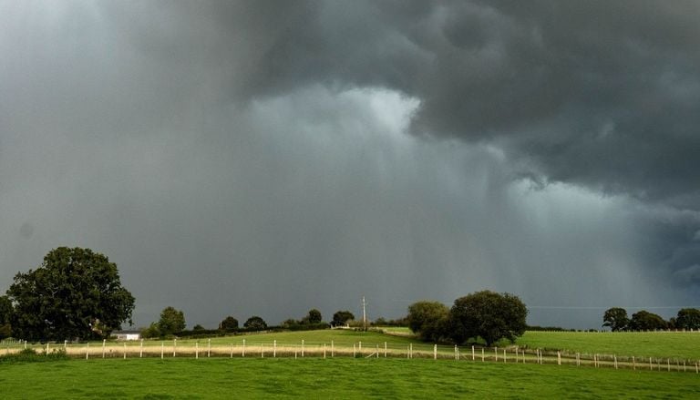 Svolta autunnale in arrivo? L&rsquo;ultima tendenza meteo e cosa rischiamo davvero