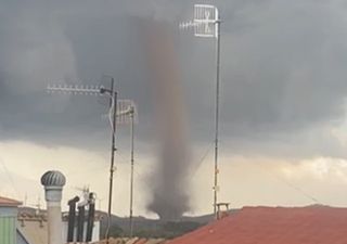 Tarde de tormentas extremas: un tornado sorprende a los vecinos de un pequeño pueblo de Castellón