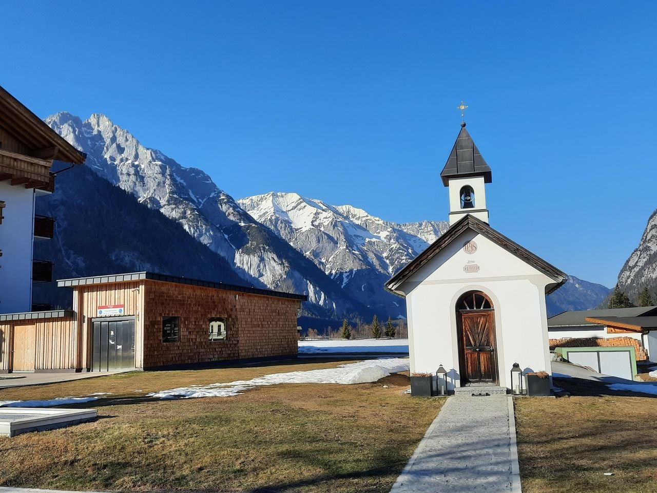Wie schnell Schnee verschwindet ist von verschiedenen Faktoren abhängig (Foto Markus Köss in Leutasch/Tirol im März 2022)