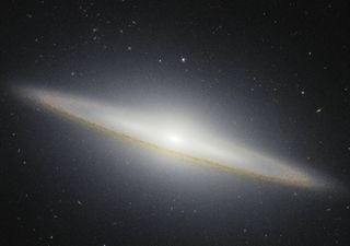 El telescopio James Webb revela detalles de la Galaxia del Sombrero en una nueva e impresionante imagen