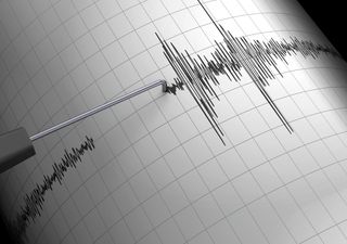 Experto explica características del "doble sismo" que se sintió en el centro y sur de Chile