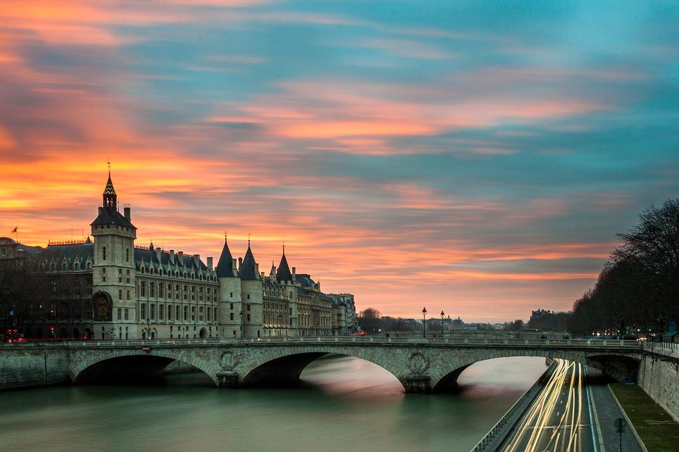 Paris Paris
