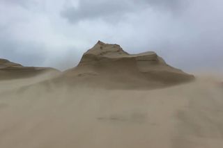 Tempesta Gabriel, vento da uragano sulla duna più alta d'Europa!