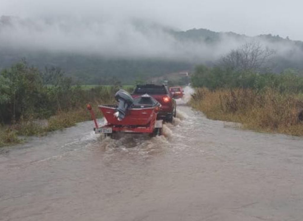 Corpo de Bombeiros busca duas pessoas desaparecidas em Candelária/RS. Corpo de Bombeiros busca duas pessoas desaparecidas em Candelária/RS.