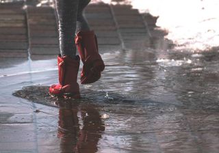 Tempestade Beatriz prolonga chuva e vento forte até domingo