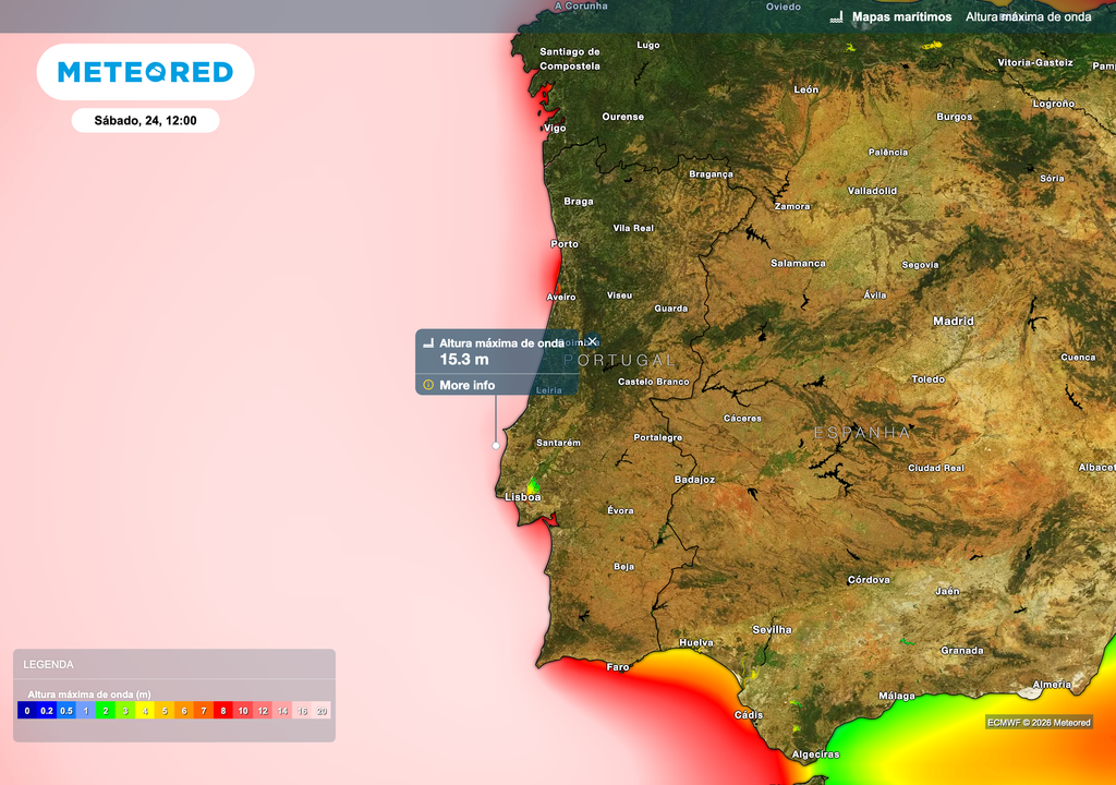 Ondulação extrema em mar aberto junto à costa ocidental.