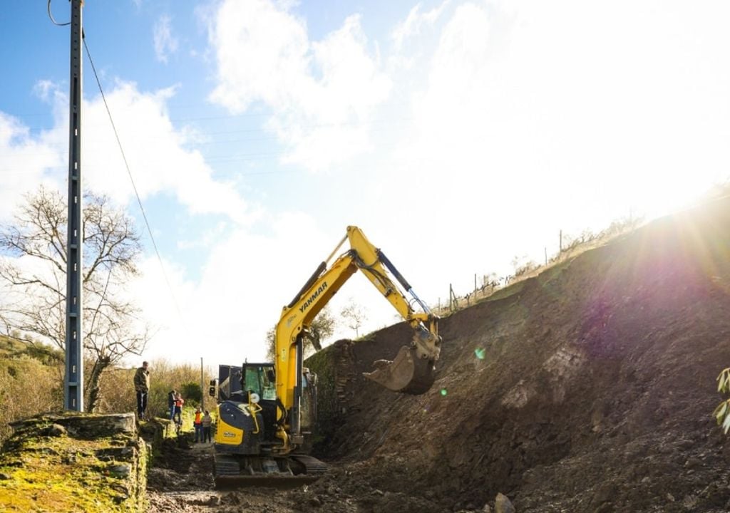 Boa parte dos caminhos rurais ainda está a ser reparada, causando grandes constrangimentos ao setor vitivinícola. Foto: Município de Peso da Régua