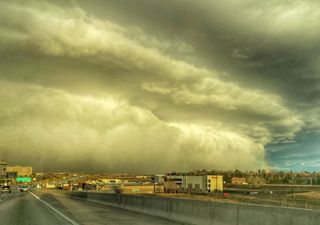 Tempestades excepcionalmente fortes varrem o meio-oeste dos EUA