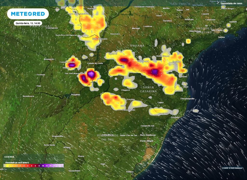 Densidade de raios. O mapa mostra áreas com maior possibilidade de tempestades nesta quinta-feira (13).