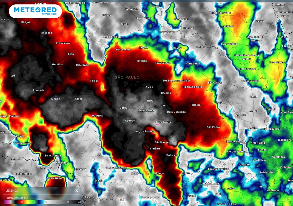 Imagem de satélite em infravermelho realçado nesta quarta-feira (14) durante a tarde.