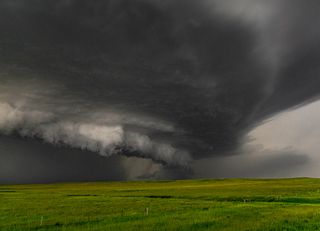 Tempestades severas e chuvas intensas retornam a Região Sul nesta semana após breve trégua