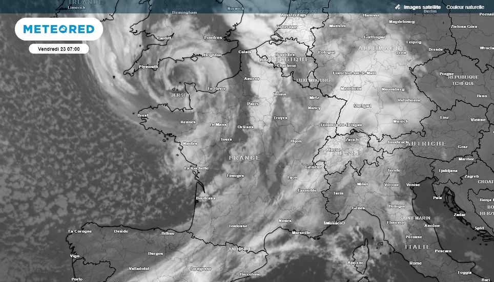 La tempête Austen circule en Manche ce vendredi matin avec de puissantes rafales de vent