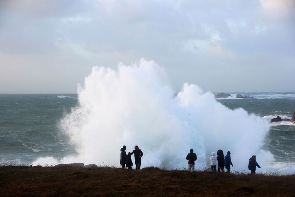 Le début de semaine a été agité en Bretagne entre les fortes pluies, les vents violents et les grosses vagues, notamment dans le Finistère.